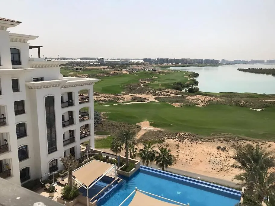Luxurious 4 Bed Apartment On Yas Island, アブダビ アラブ首長国連邦